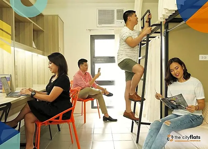 The Flats Amorsolo 酒店 *